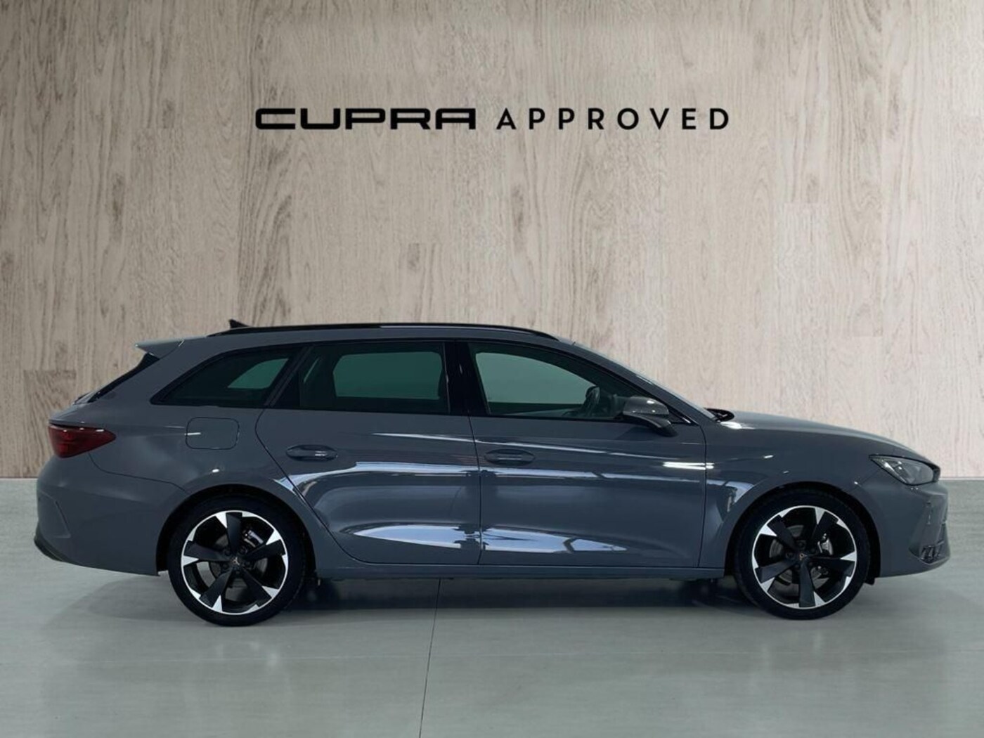 CUPRA Leon Sportstourer 1.5 eTSI DSG 110 kW (150 CV) — photo 4