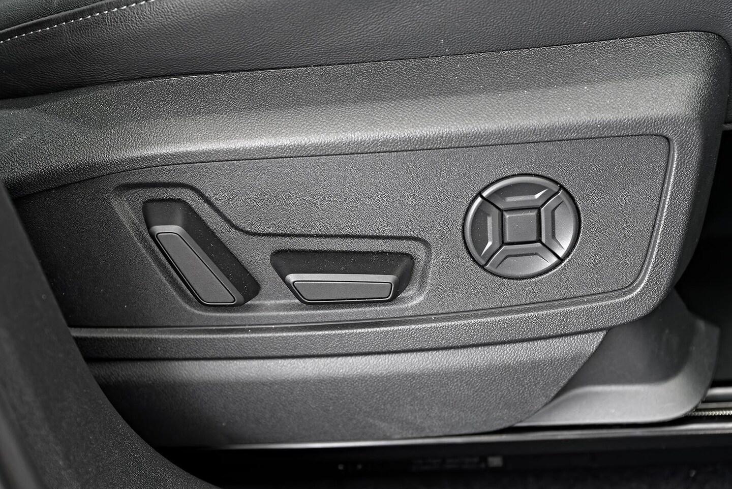 Image about Audi Q5 SUV TDI quattro 150 kW sport
