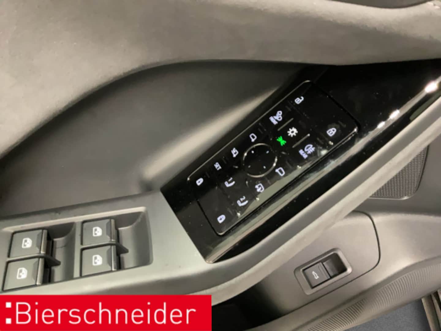 Bild über Audi Q6 Sportback e-tron e-tron performance - für weitere Informationen kontaktieren Sie den Audi Partner
