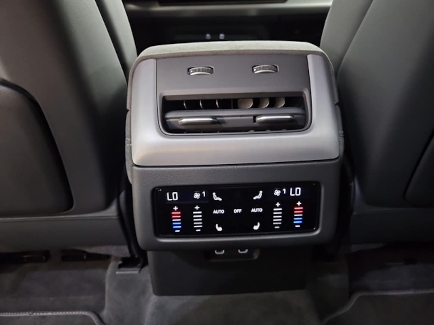 Bild über Audi Q7 SUV TDI quattro 220 kW tiptronic - für weitere Informationen kontaktieren Sie den Audi Partner