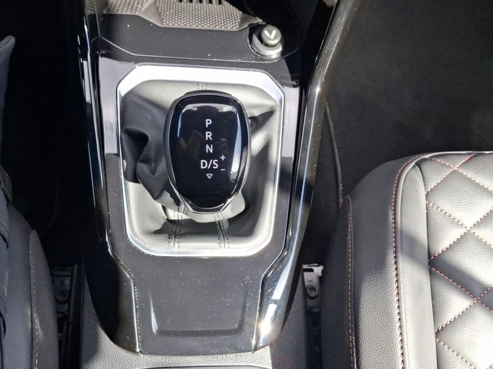 Volkswagen T-Roc Cabriolet – Bild 11