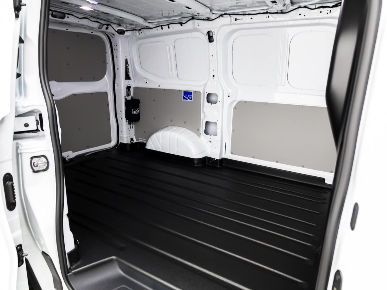 Volkswagen Transporter Kasten kurzer Radstand – Bild 11
