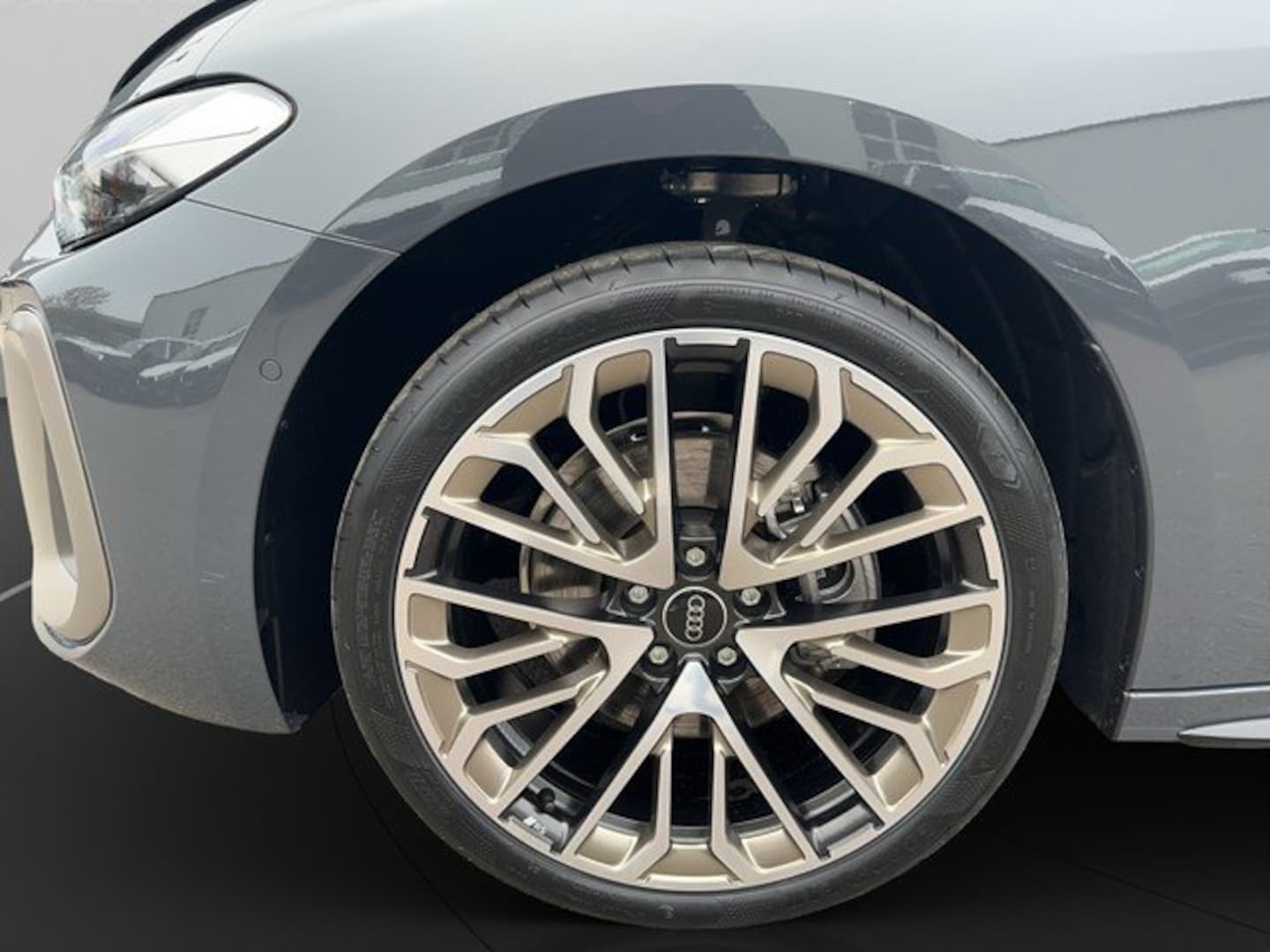 Bild über Audi A5 Avant TFSI quattro S tronic - für weitere Informationen kontaktieren Sie den Audi Partner