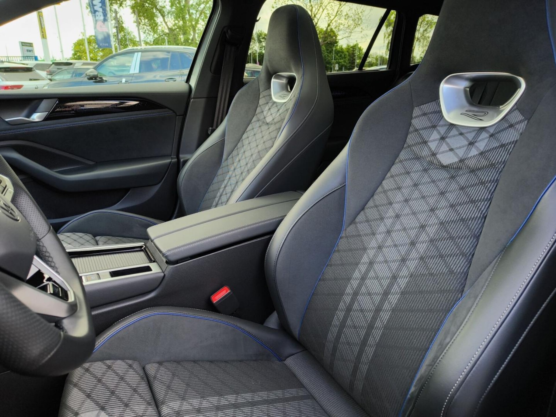 Volkswagen Passat R-Line