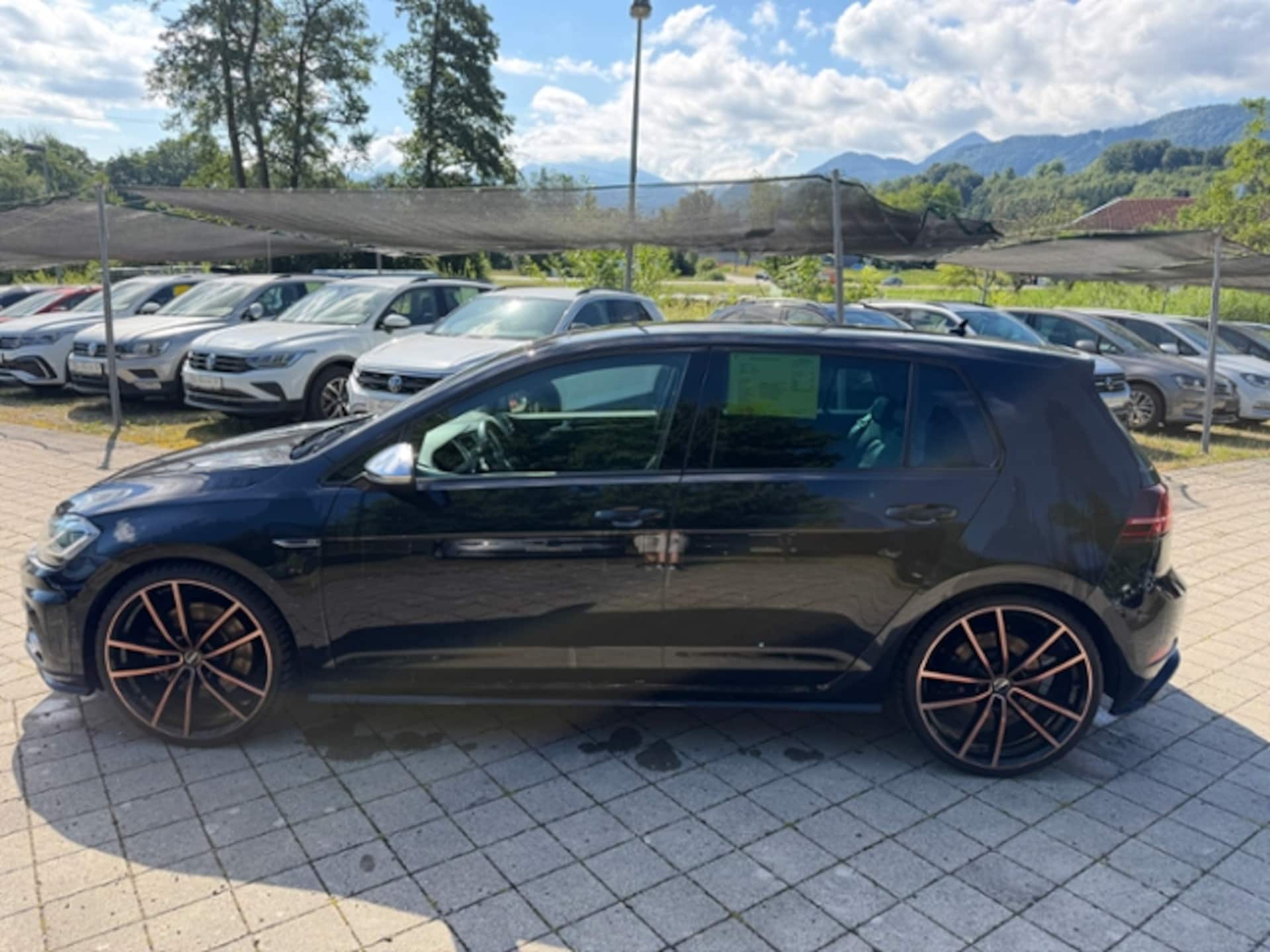 Volkswagen Golf R