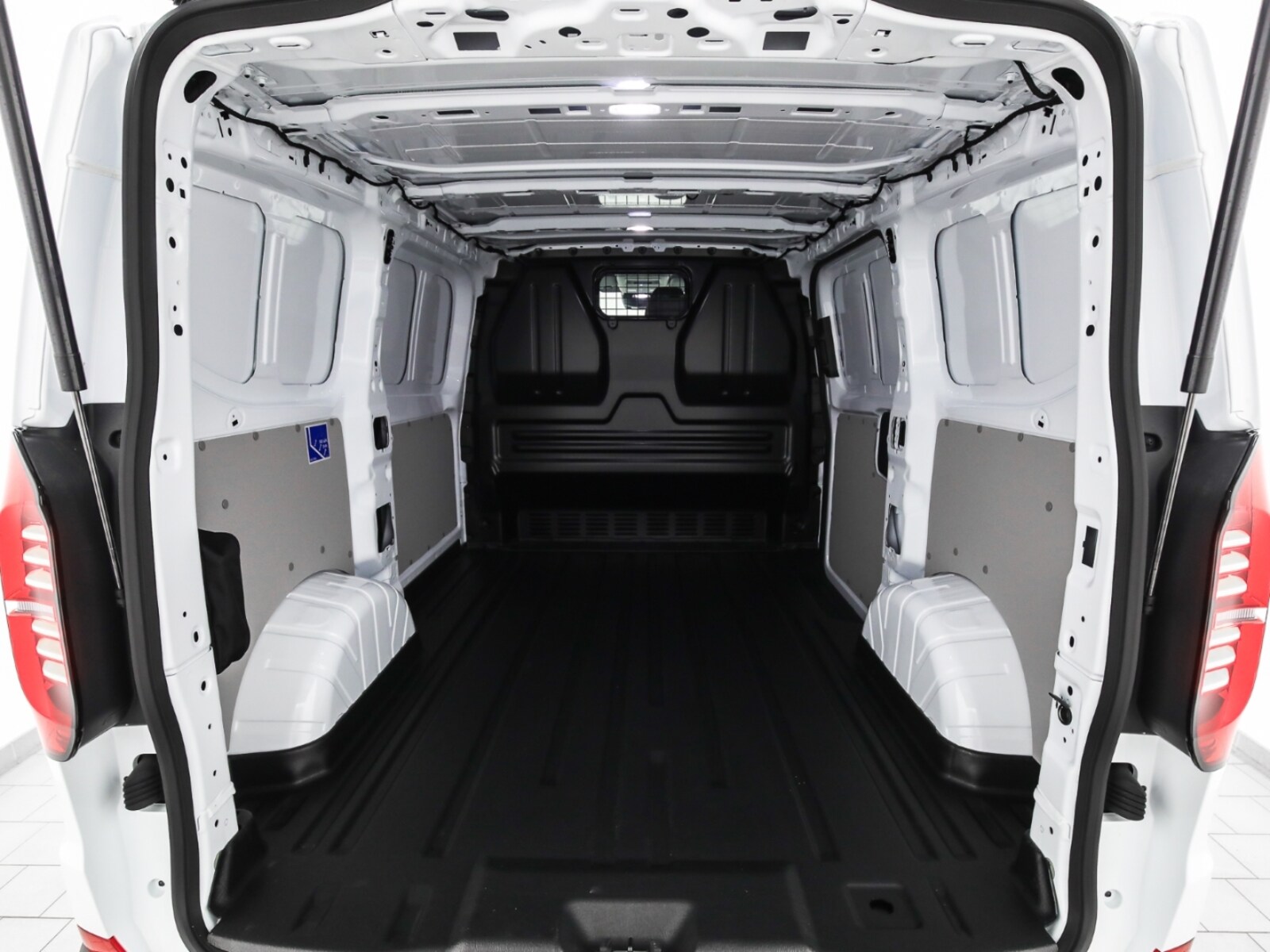 Volkswagen Transporter Kasten kurzer Radstand – Bild 13