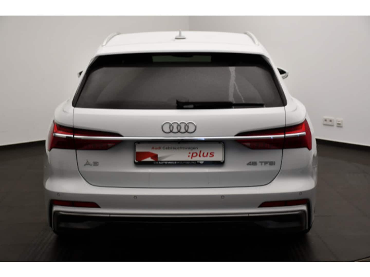 Bild über Audi A6 Avant S line 45 TFSI S tronic - für weitere Informationen kontaktieren Sie den Audi Partner