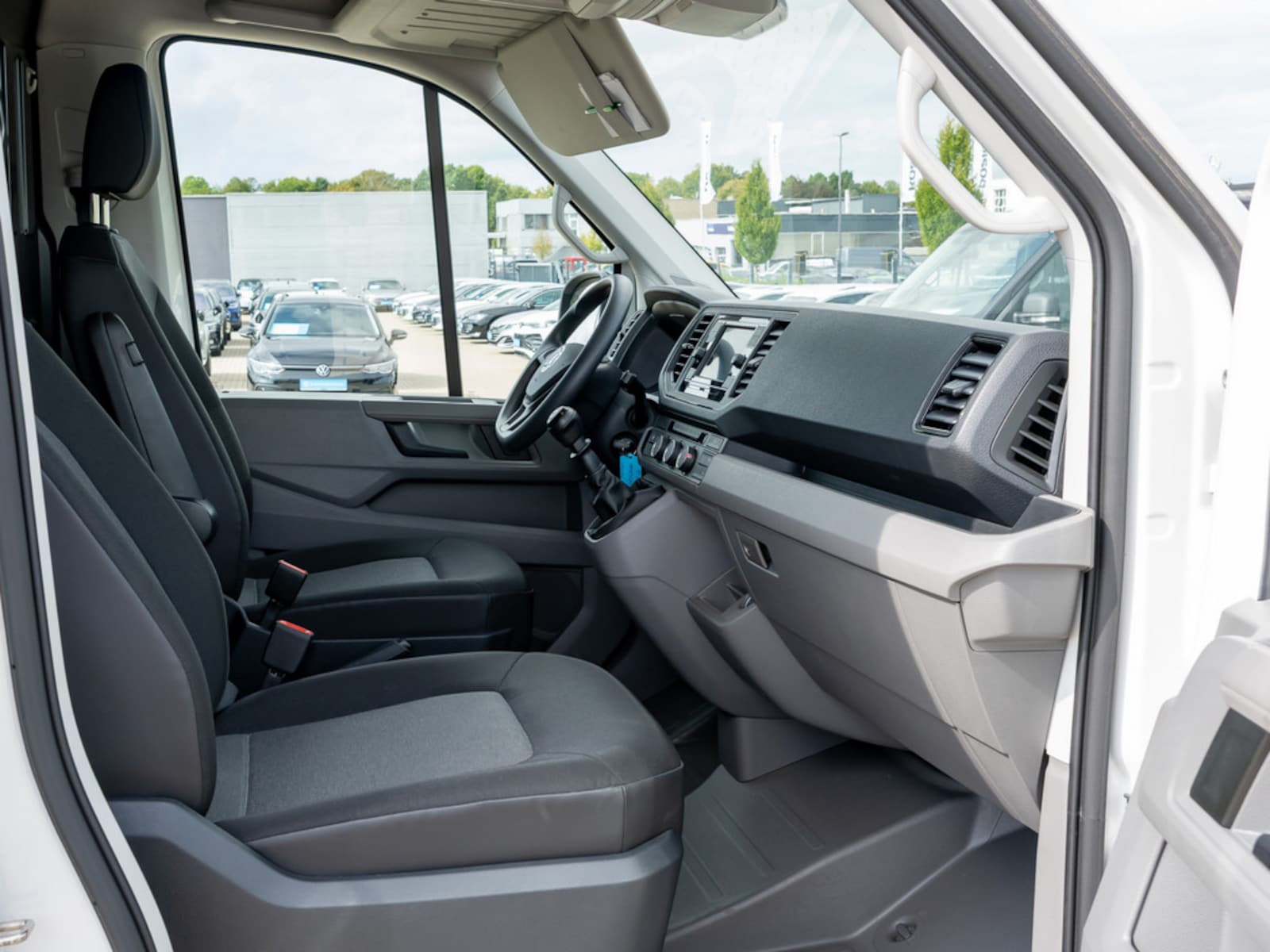Volkswagen Crafter Kasten langer Radstand – Bild 2