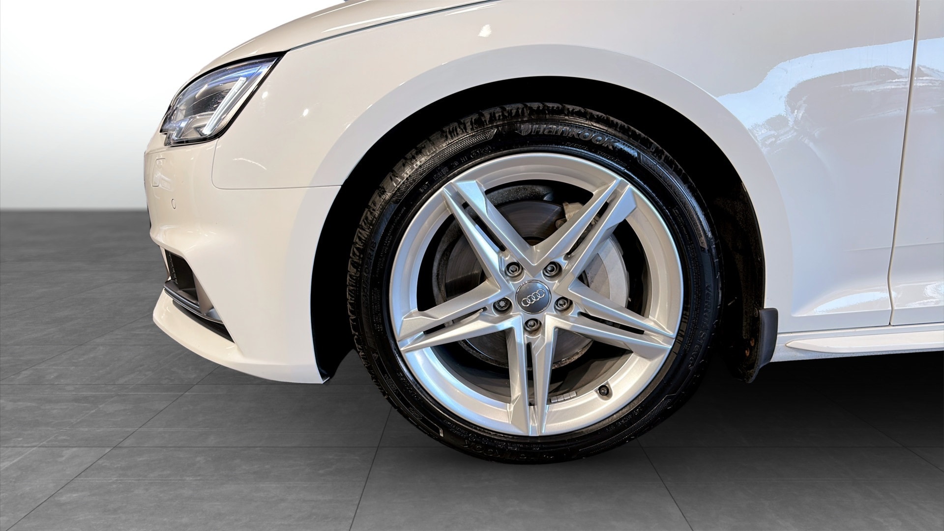 Image about Audi A4 Avant (Stängd för nybeställning) A4 Avant 40 TDI quattro Proline Sport 190 hk S tronic