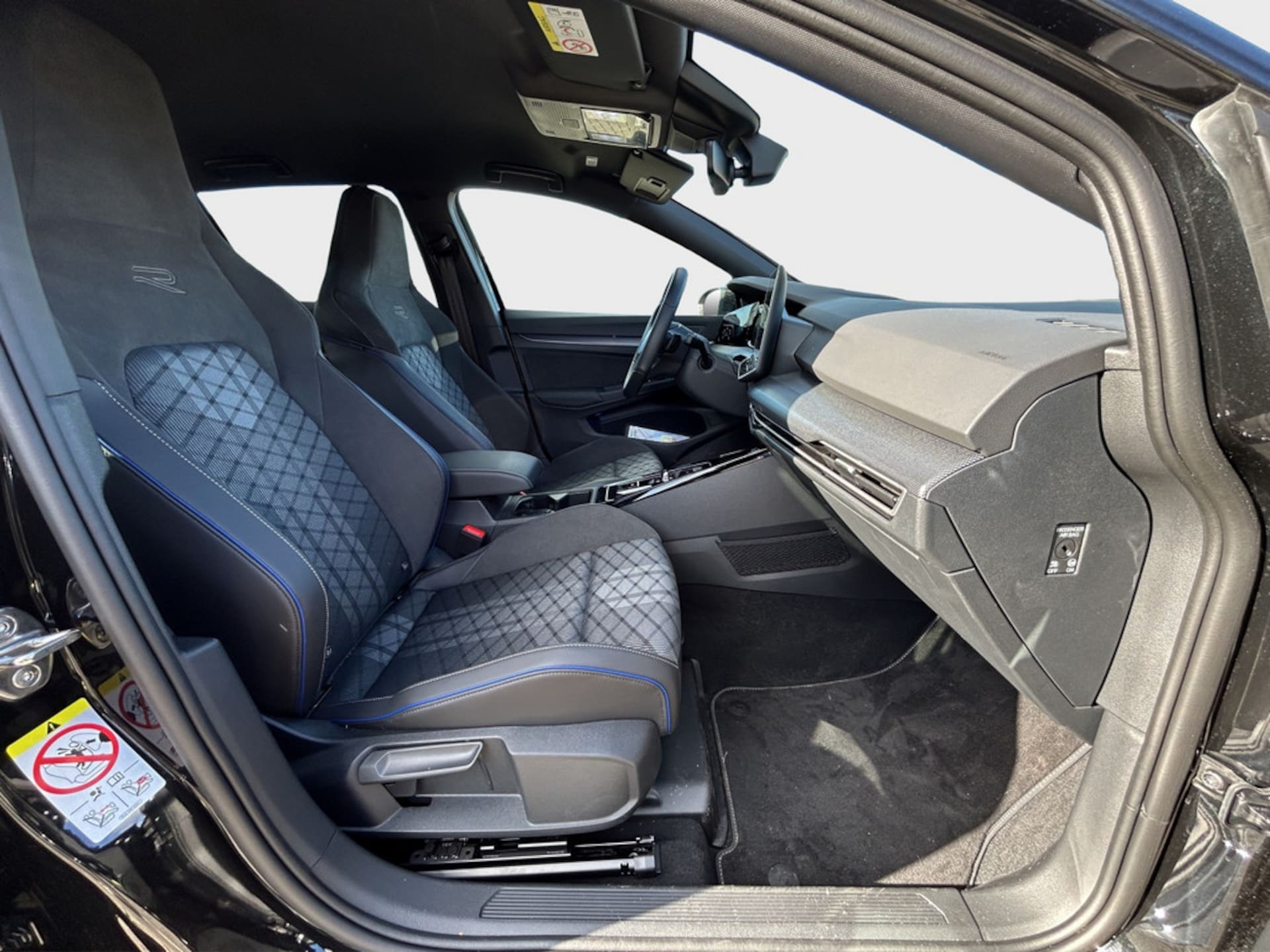 Volkswagen Golf R-Line