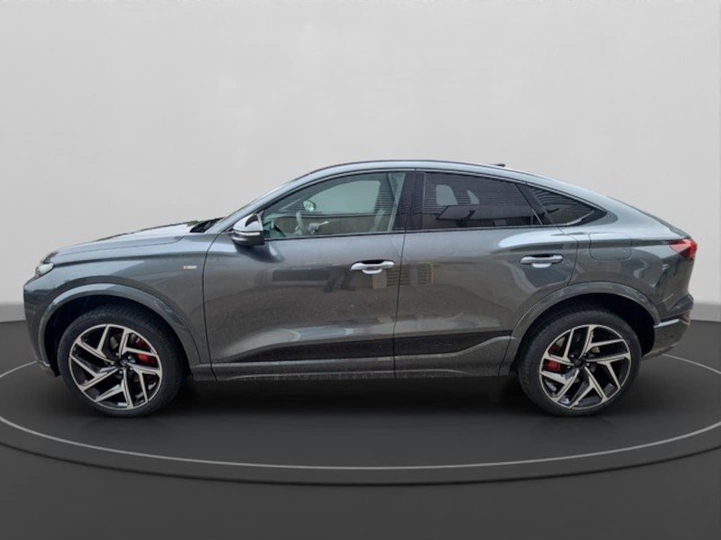 Bild über Audi Q6 Sportback e-tron e-tron quattro - für weitere Informationen kontaktieren Sie den Audi Partner