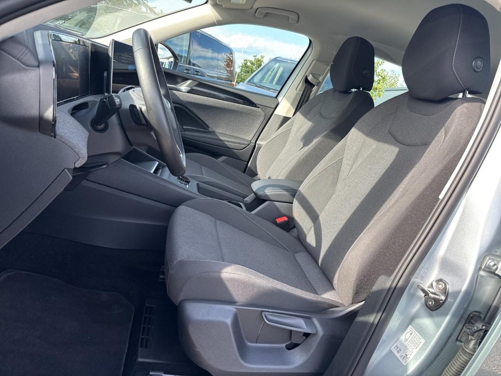 Volkswagen Tiguan – Bild 11