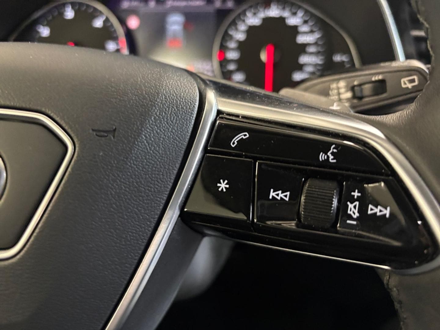Bild über Audi A6 allroad quattro 40 TDI quattro S tronic - für weitere Informationen kontaktieren Sie den Audi Partner