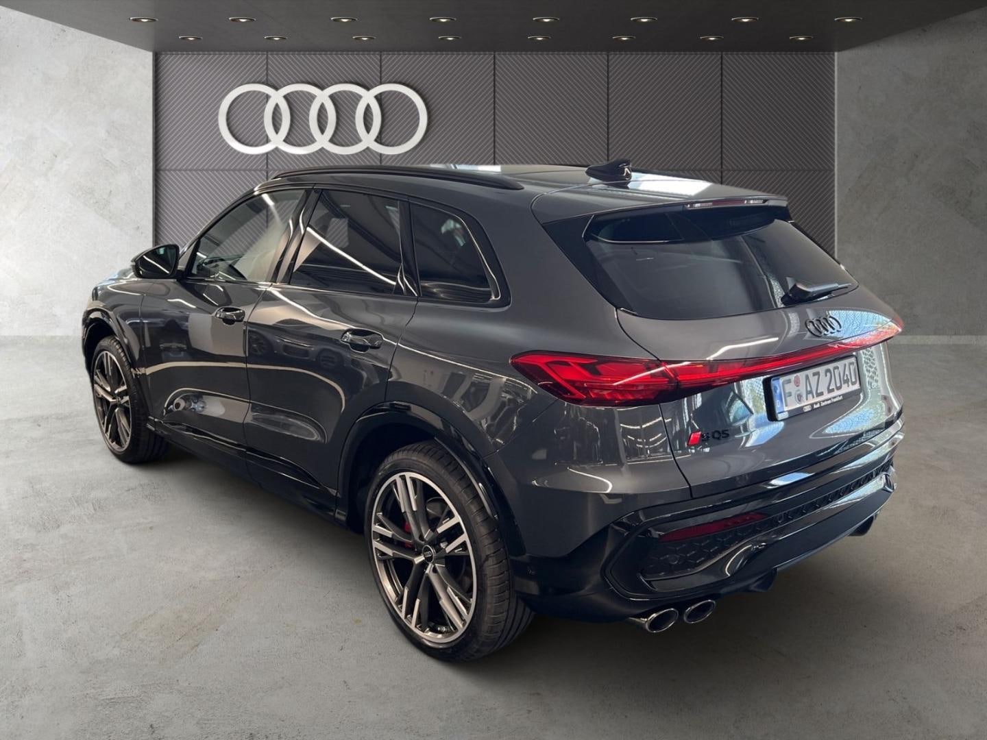 Bild über Audi SQ5 SUV edition one mit Akzenten mythosschwarz TFSI 270 kW S tronic - für weitere Informationen kontaktieren Sie den Audi Partner