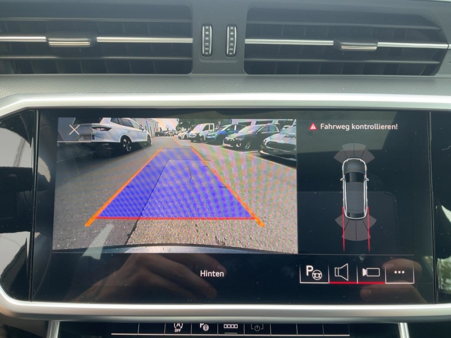 Bild über Audi A6 Avant sport 45 TFSI S tronic - für weitere Informationen kontaktieren Sie den Audi Partner