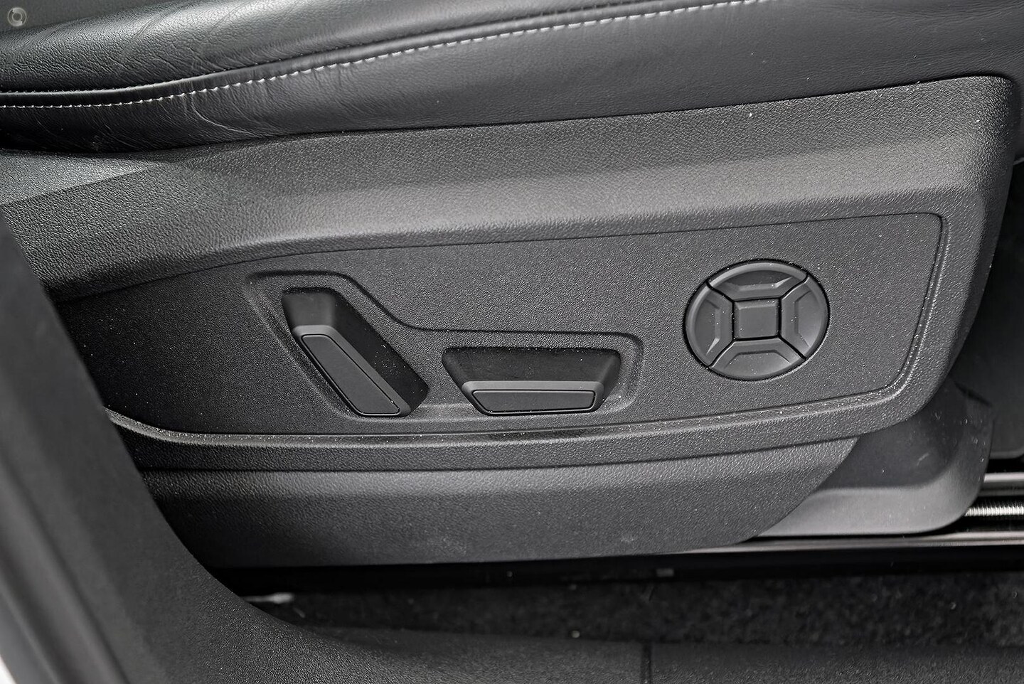 Image about Audi Q5 SUV TDI quattro 150 kW