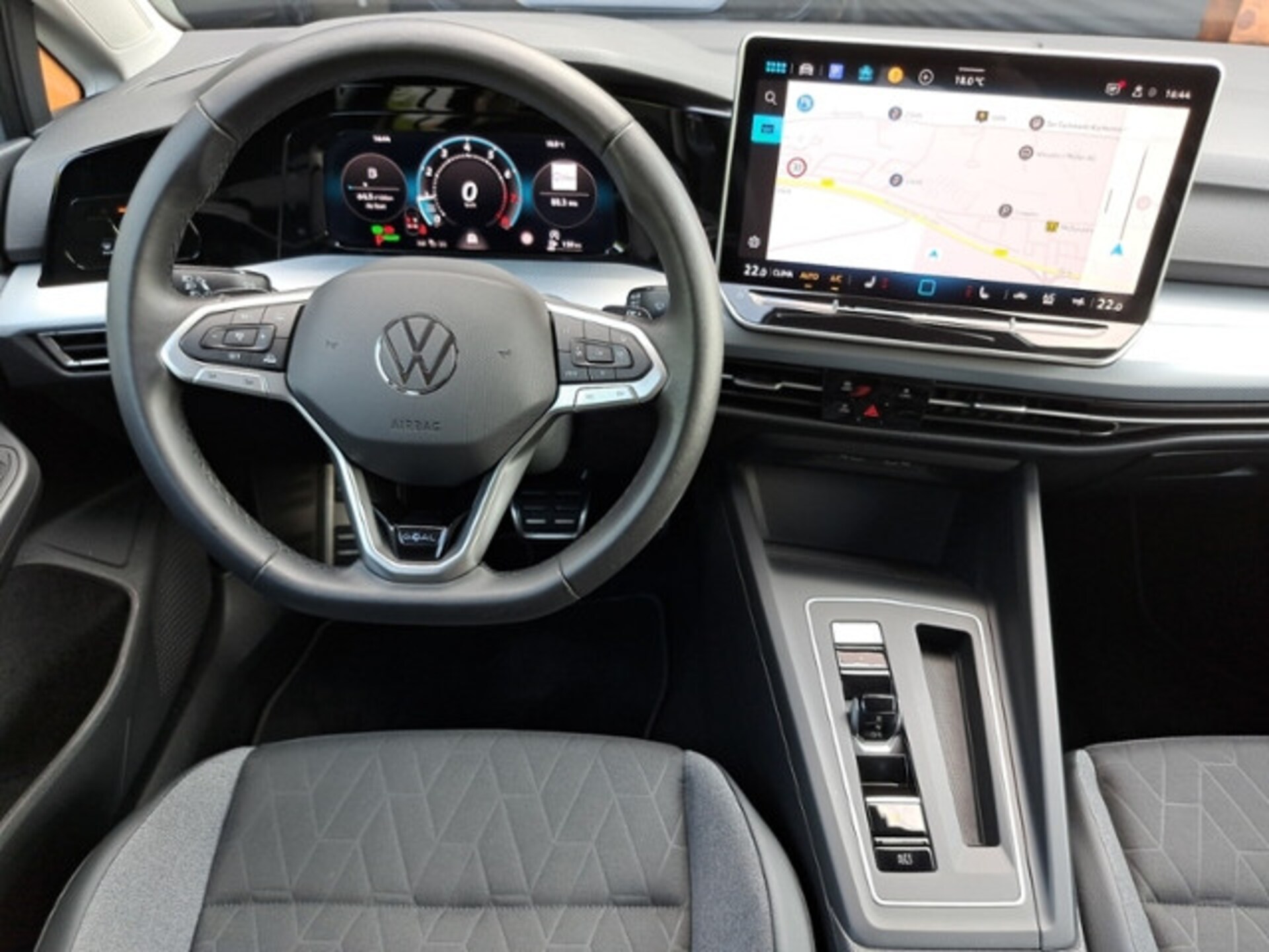 Volkswagen Golf Life