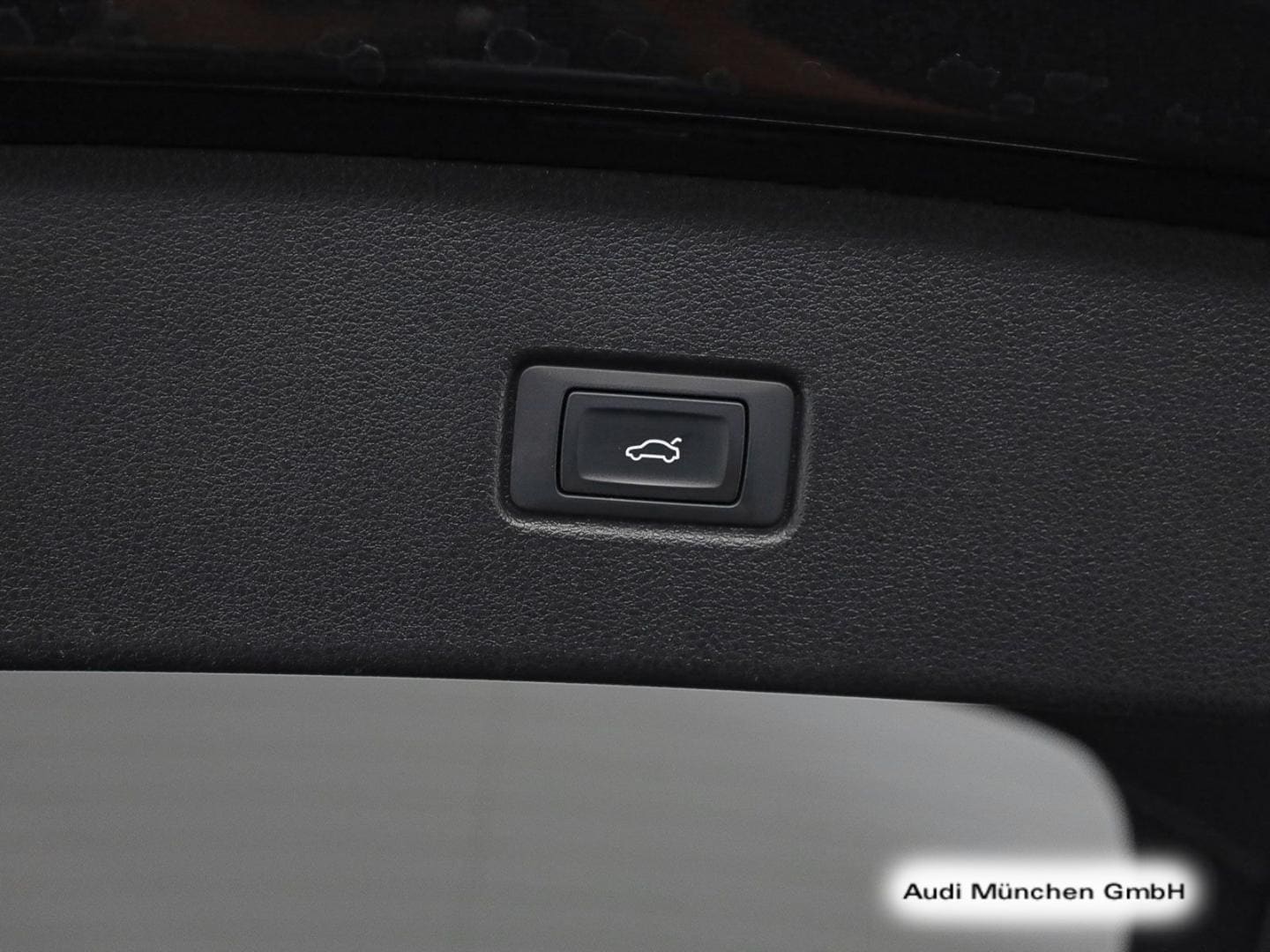 Bild über Audi Q5 Sportback 40 TDI quattro S tronic - für weitere Informationen kontaktieren Sie den Audi Partner