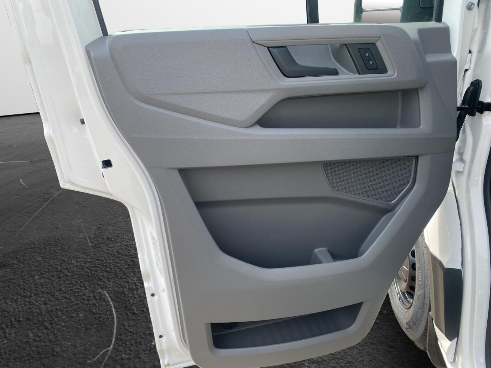 Volkswagen Crafter Kasten mittlerer Radstand – Bild 7