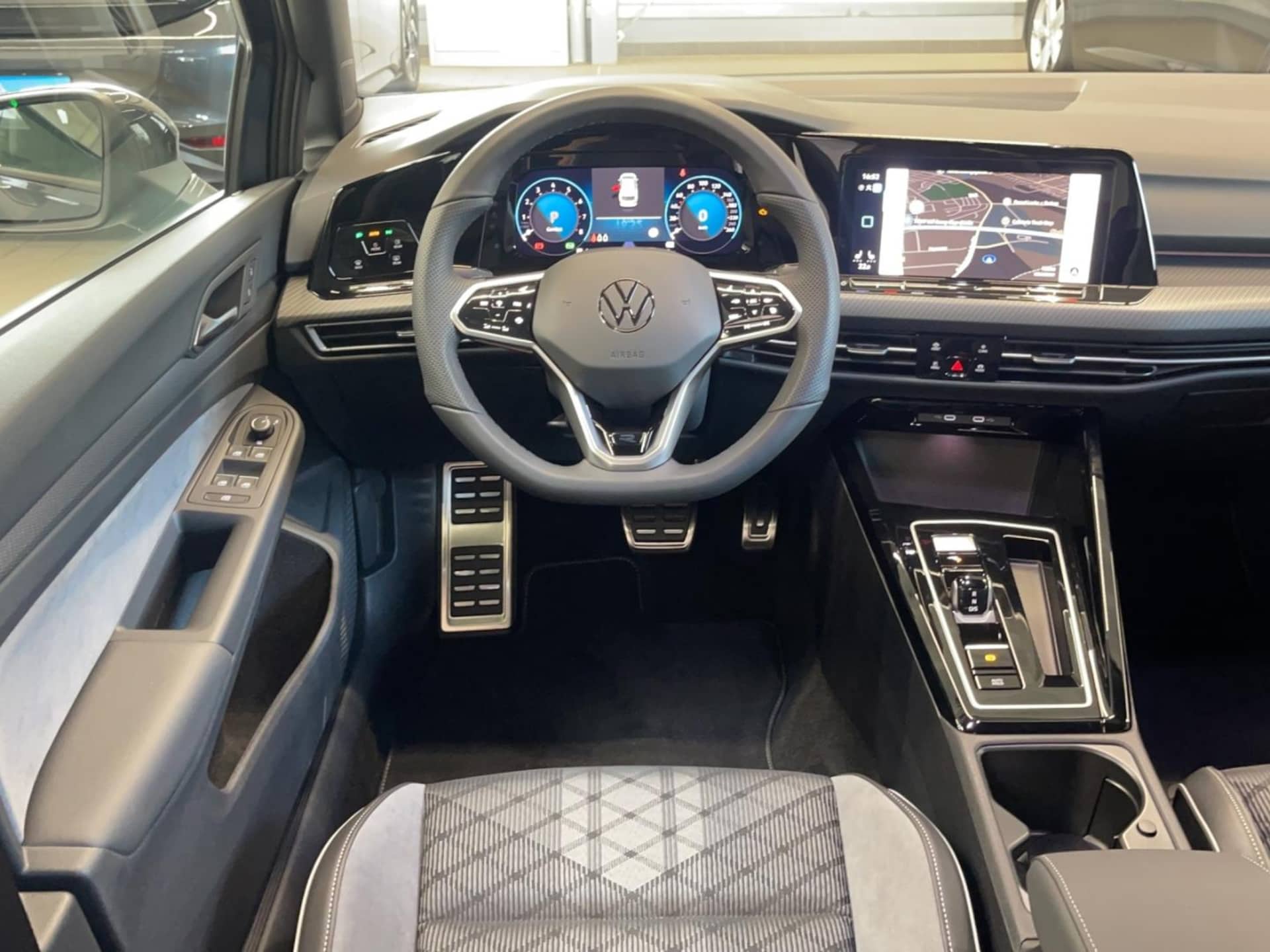 Volkswagen Golf Variant R-Line