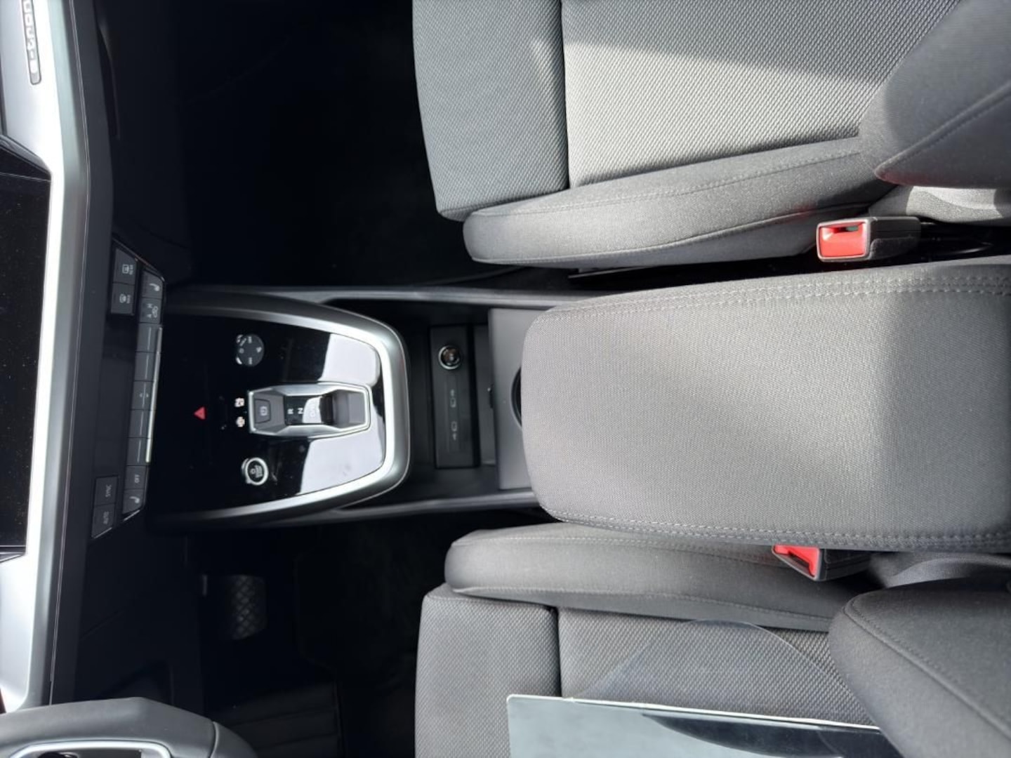 Bild über Audi Q4 e-tron 40 e-tron - für weitere Informationen kontaktieren Sie den Audi Partner