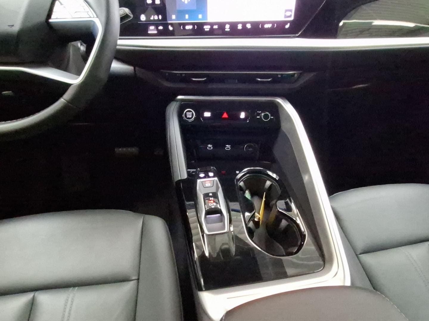 Bild über Audi Q5 SUV TDI quattro 150 kW S tronic - für weitere Informationen kontaktieren Sie den Audi Partner