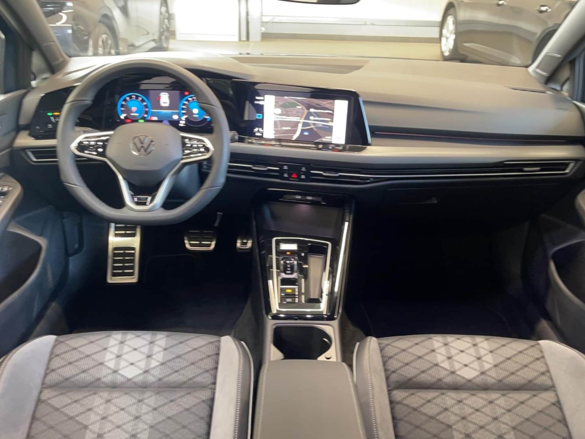 Volkswagen Golf Variant R-Line