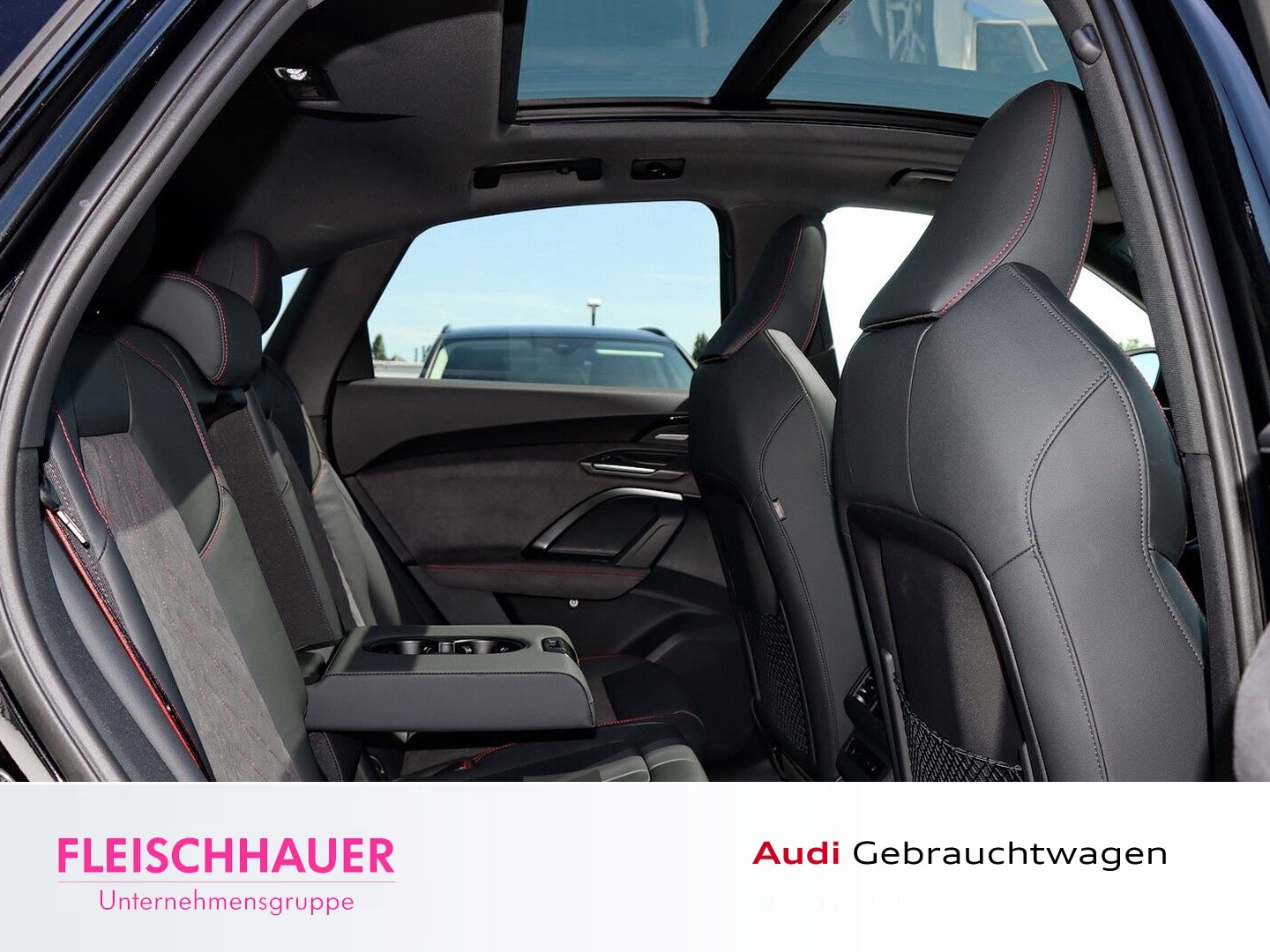 Bild über Audi SQ5 Sportback edition one mit Akzenten mythosschwarz TFSI 270 kW S tronic - für weitere Informationen kontaktieren Sie den Audi Partner