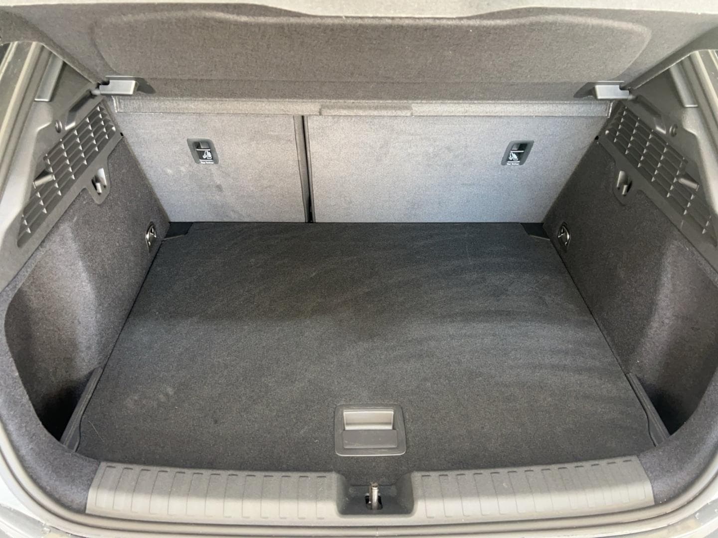 Bild über Audi A3 Sportback TFSI quattro S tronic - für weitere Informationen kontaktieren Sie den Audi Partner