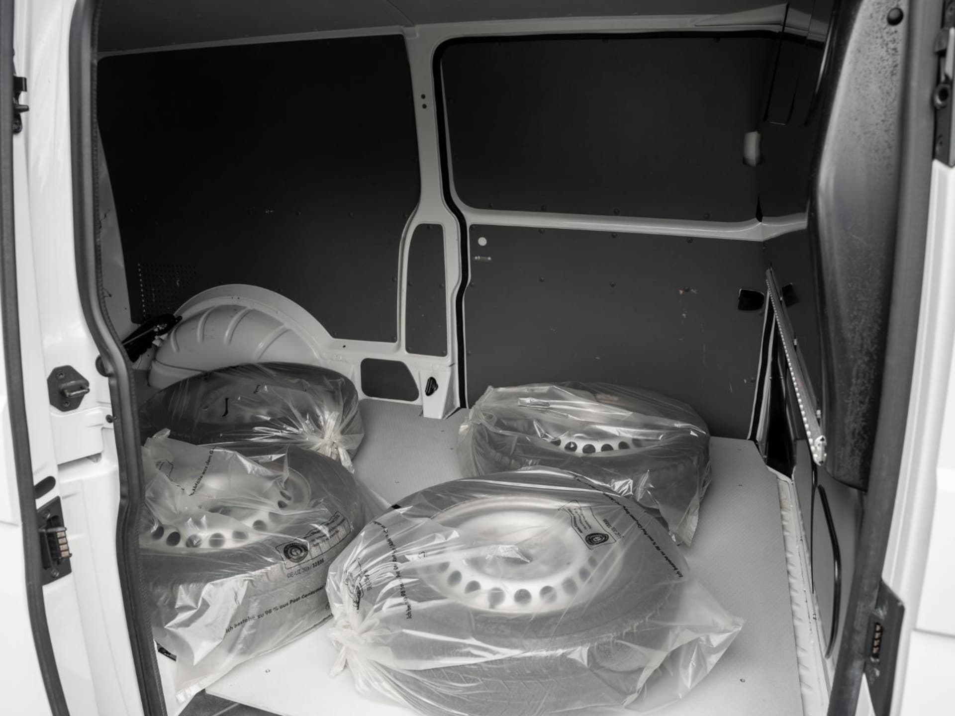 Volkswagen T6.1 Transporter Kasten langer Radstand