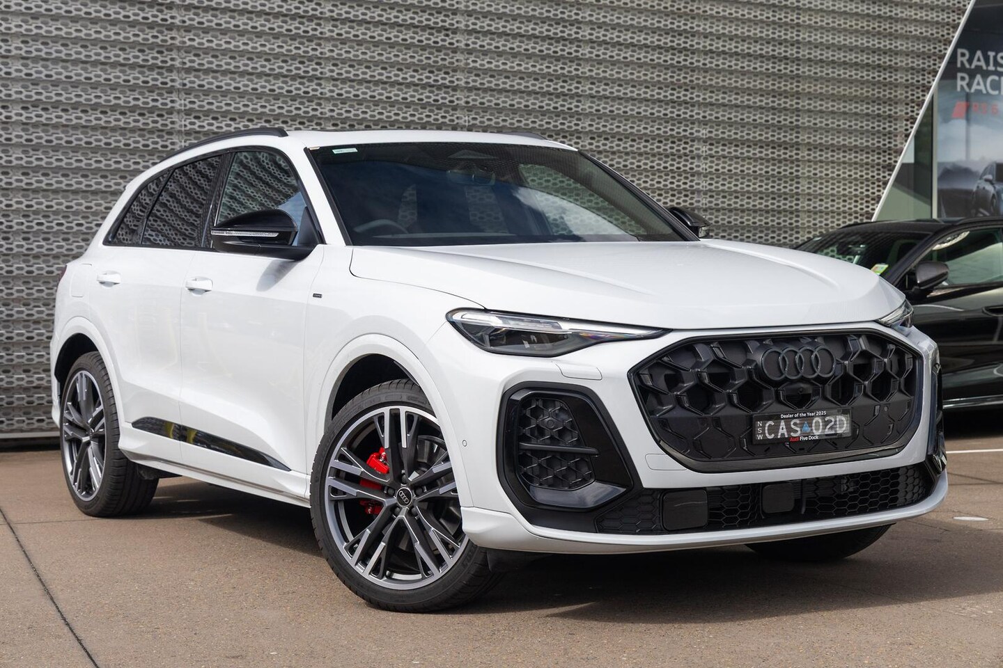 Image about Audi Q5 SUV e-hybrid quattro S tronic