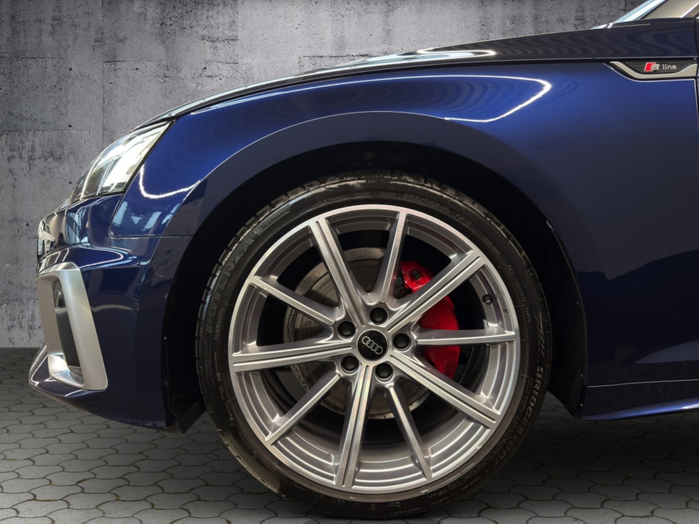 Bild über Audi A5 Cabriolet S line 40 TFSI S tronic - für weitere Informationen kontaktieren Sie den Audi Partner