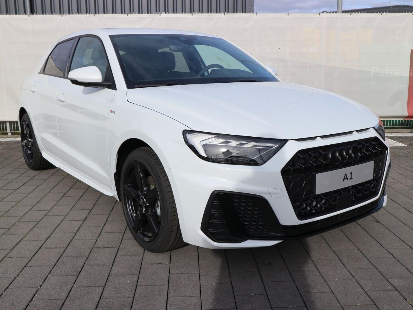 Bild über Audi A1 Sportback S line 30 TFSI S tronic - für weitere Informationen kontaktieren Sie den Audi Partner