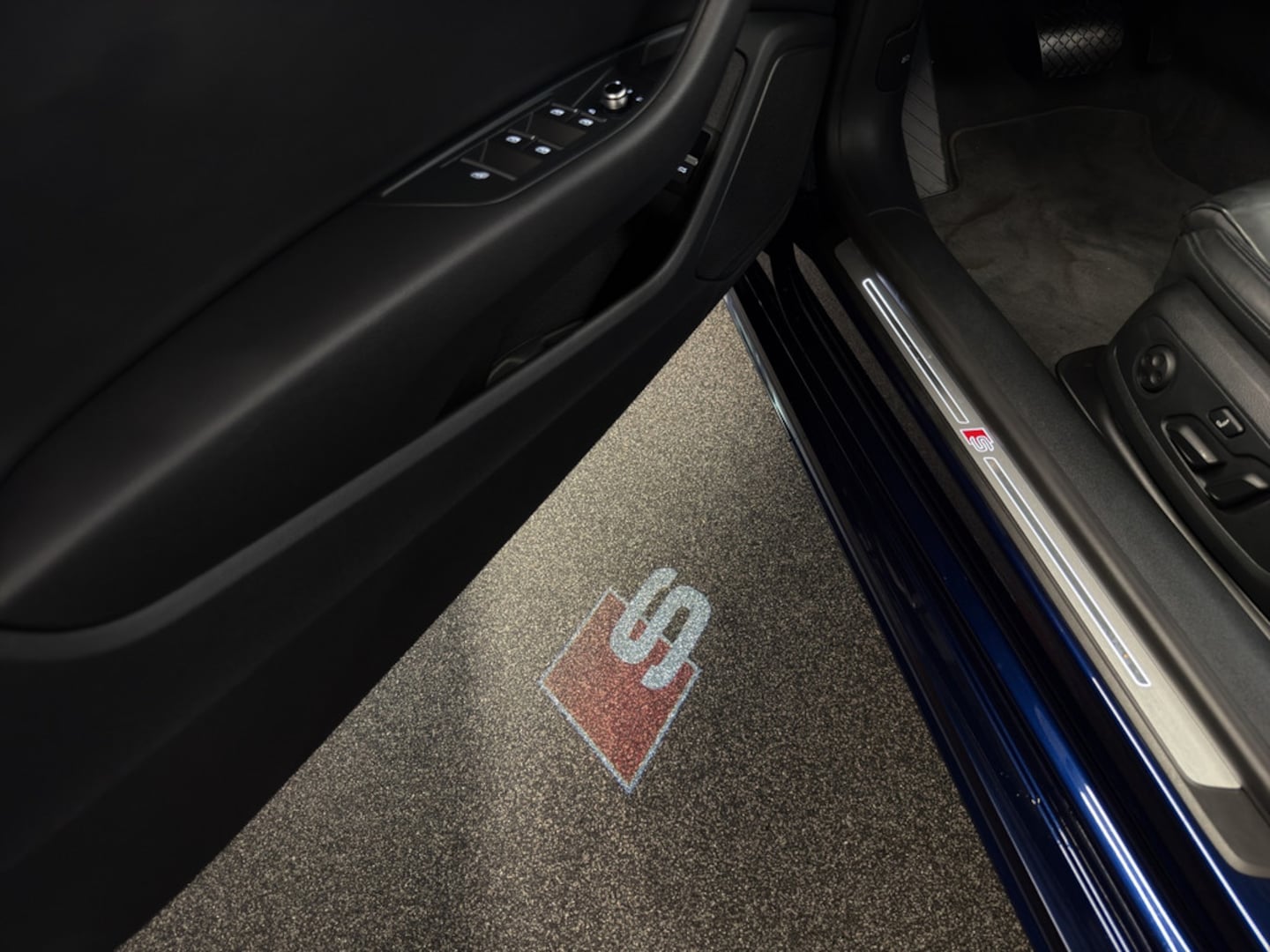 Bild über Audi A5 Cabriolet S line 40 TFSI S tronic - für weitere Informationen kontaktieren Sie den Audi Partner