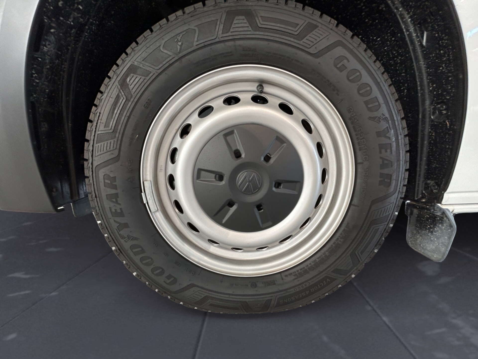 Volkswagen Transporter Kasten langer Radstand