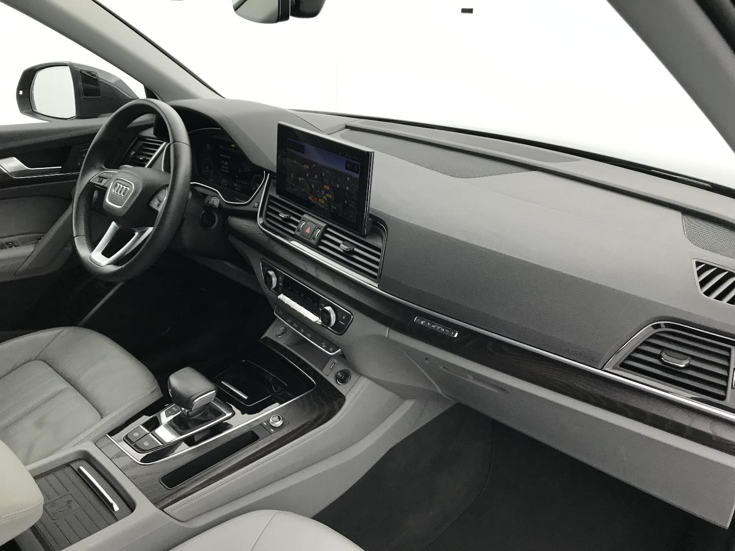 Image about Audi Q5 TFSI e Avus 50 TFSI e quattro 220 kW (299 ch) S tronic