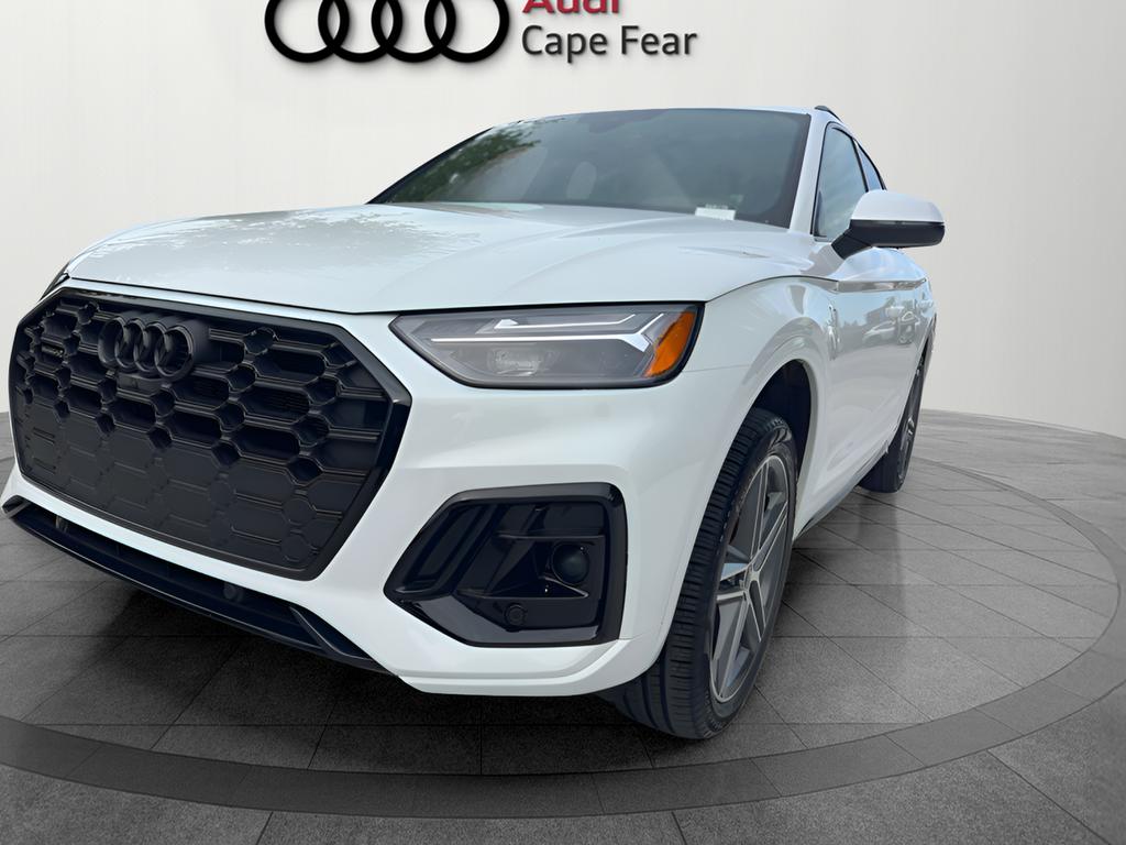 2025 Audi Q5 55 e Premium Plus's photo