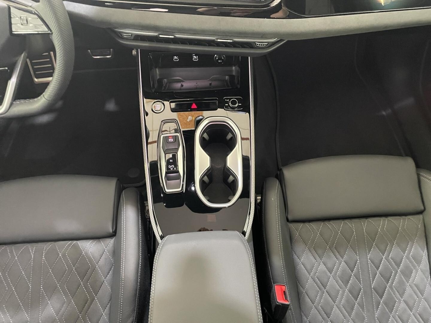 Bild über Audi A6 Avant TDI quattro 220 kW S tronic - für weitere Informationen kontaktieren Sie den Audi Partner