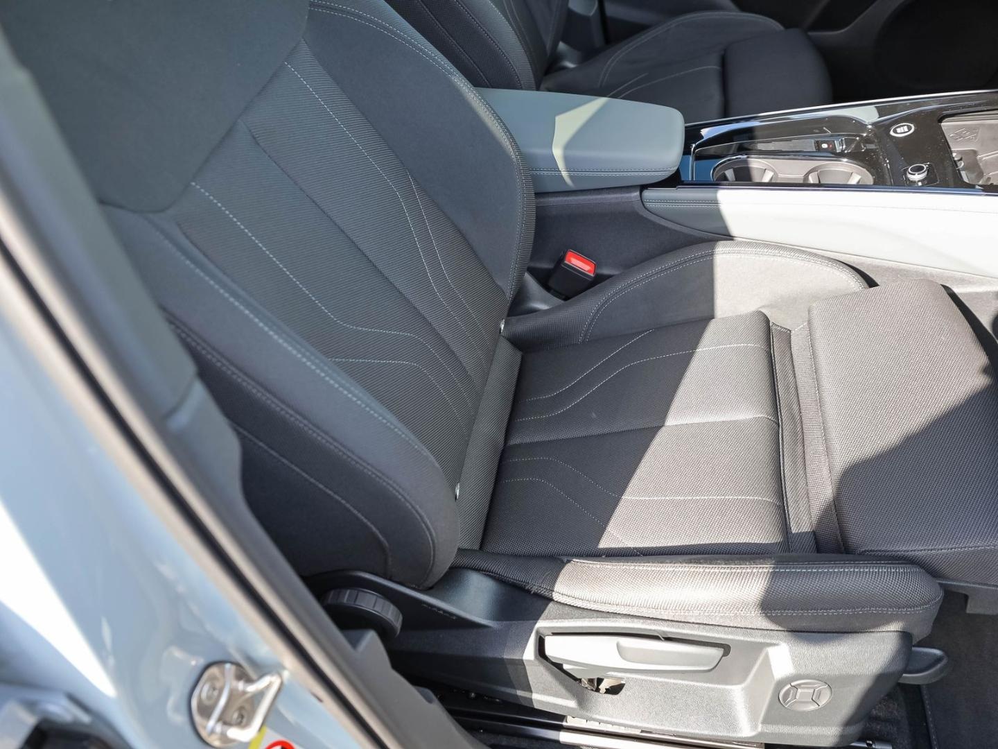 Bild über Audi Q3 SUV TDI 110 kW S tronic - für weitere Informationen kontaktieren Sie den Audi Partner