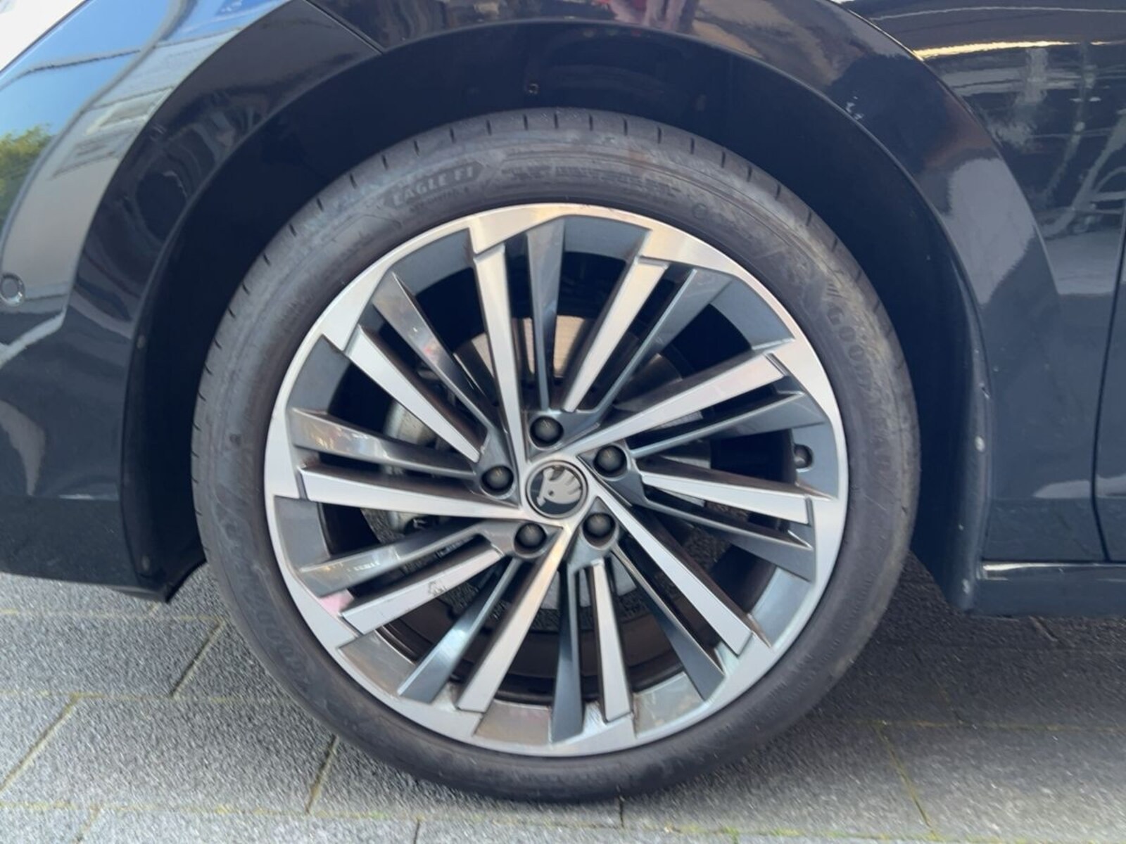 Škoda Superb Combi – Bild 11