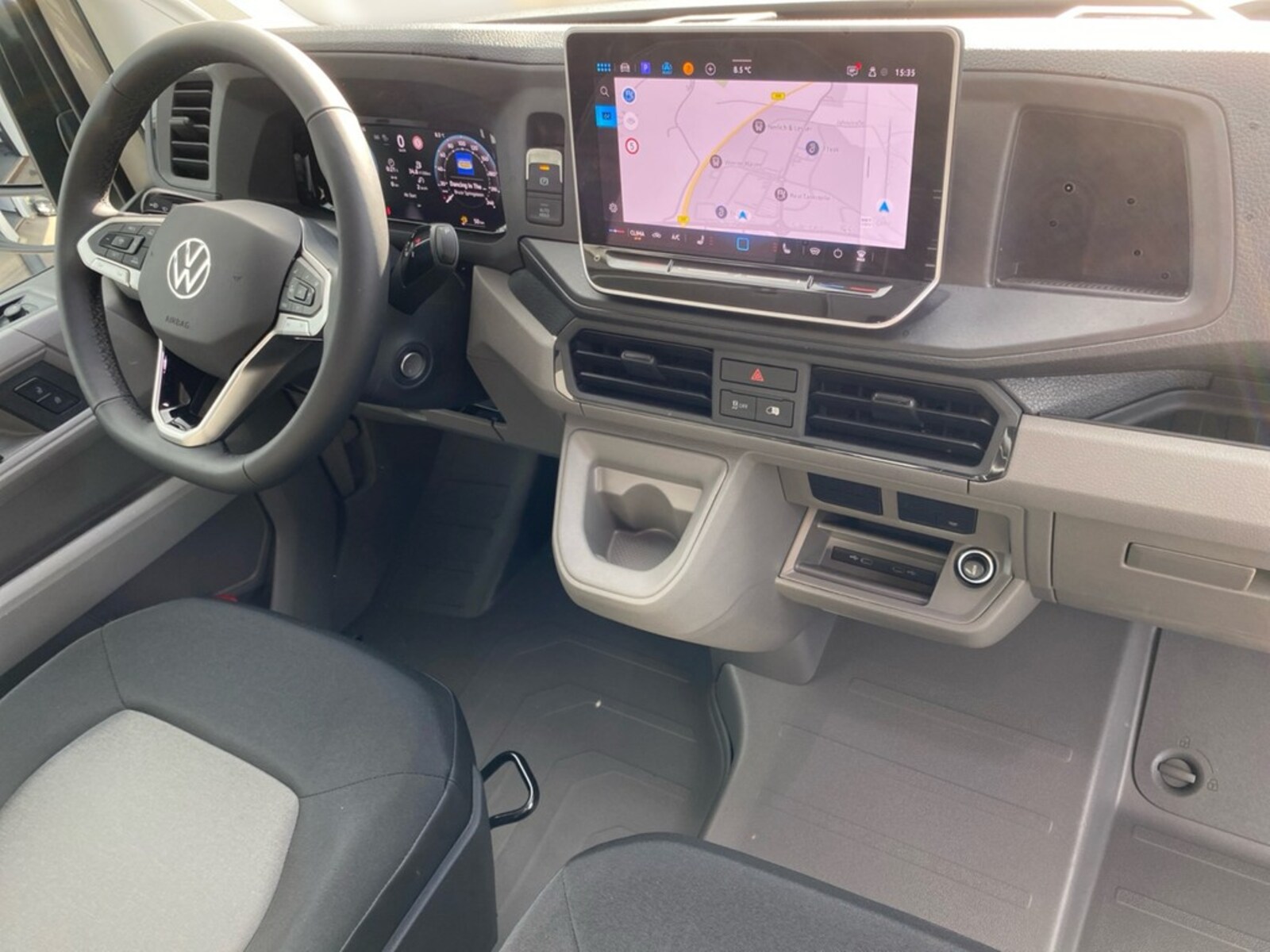Volkswagen Crafter Kasten mittlerer Radstand – Bild 7