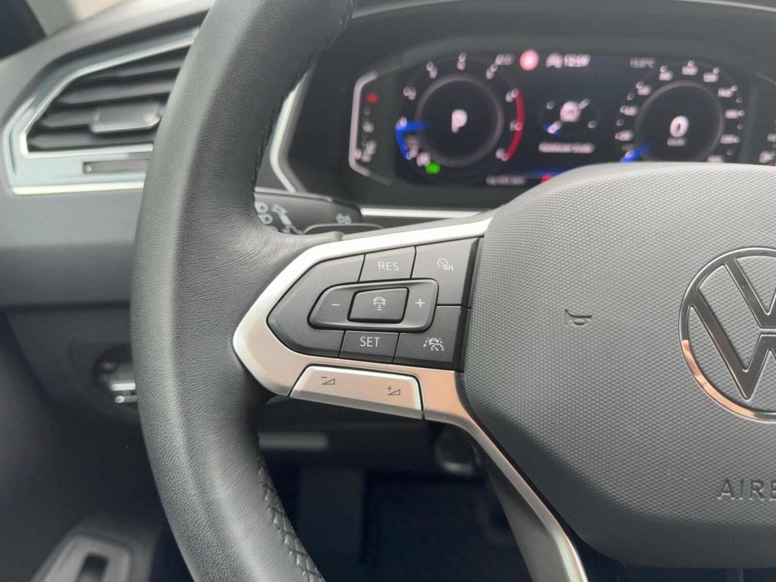 Volkswagen Tiguan – Bild 17