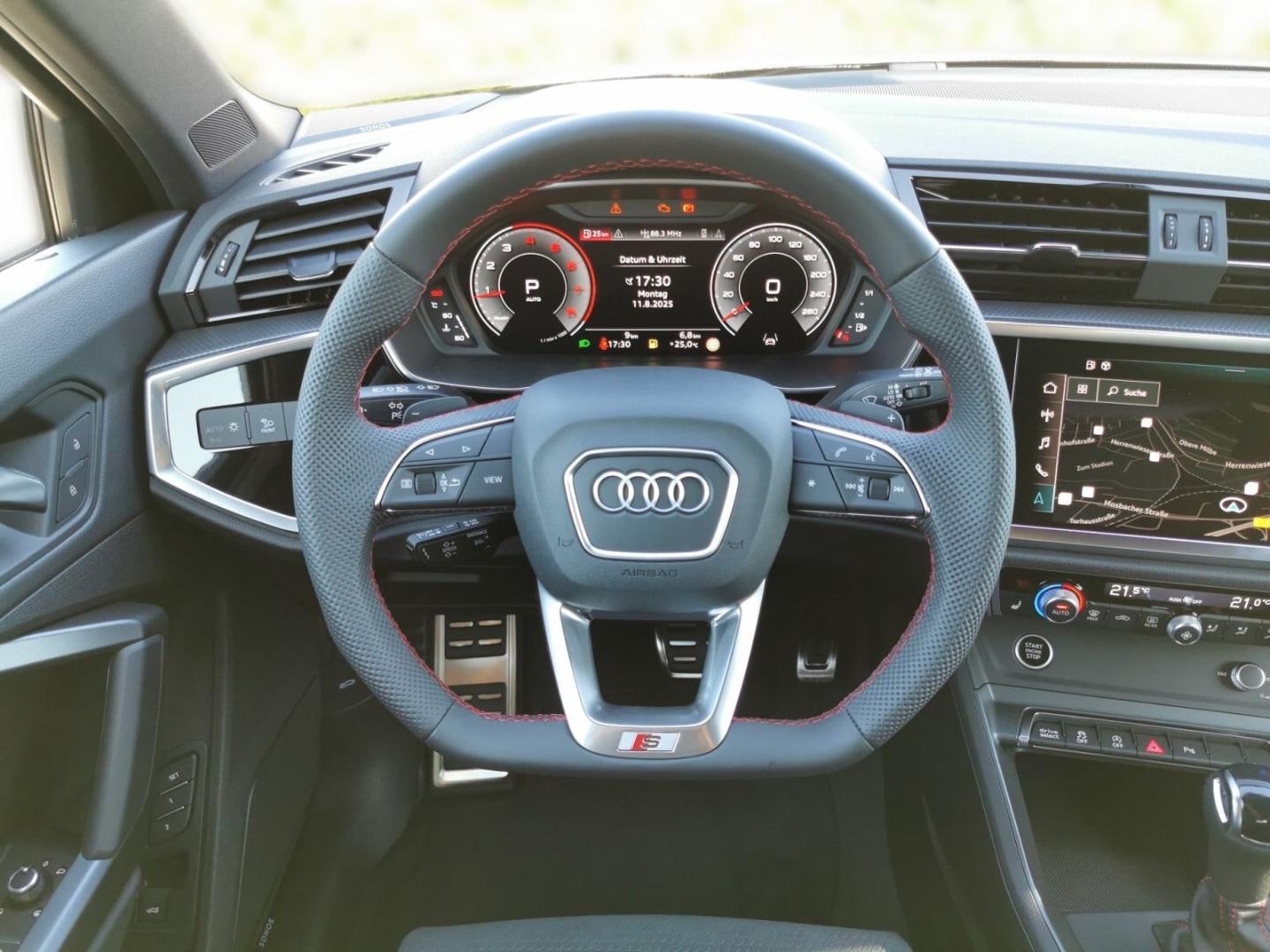Bild über Audi Q3 Sportback TFSI quattro 180 kW S tronic - für weitere Informationen kontaktieren Sie den Audi Partner