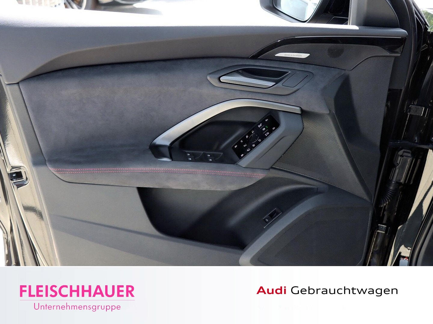 Bild über Audi SQ5 Sportback edition one mit Akzenten mythosschwarz TFSI 270 kW S tronic - für weitere Informationen kontaktieren Sie den Audi Partner