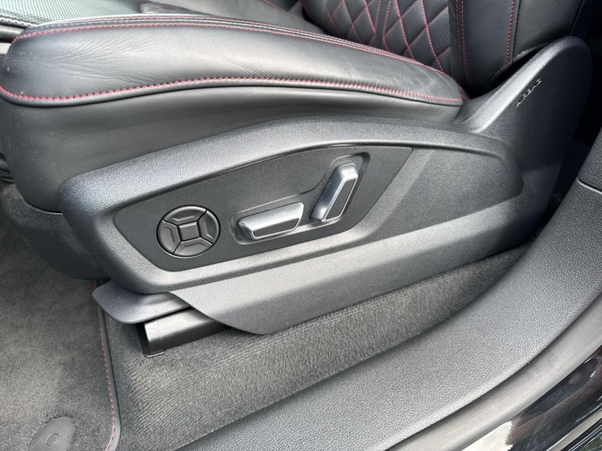 Audi SQ8 SUV