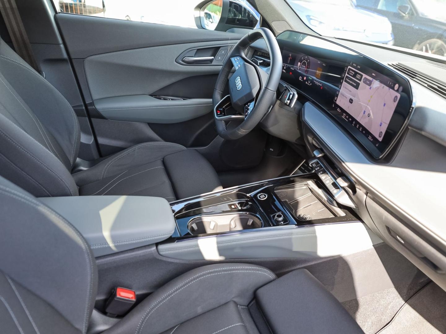 Bild über Audi Q3 SUV TDI 110 kW S tronic - für weitere Informationen kontaktieren Sie den Audi Partner