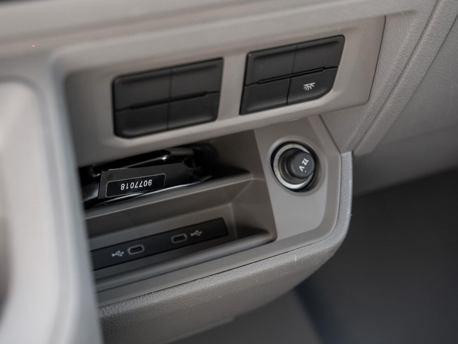 Volkswagen Crafter Kasten mittlerer Radstand – Bild 16