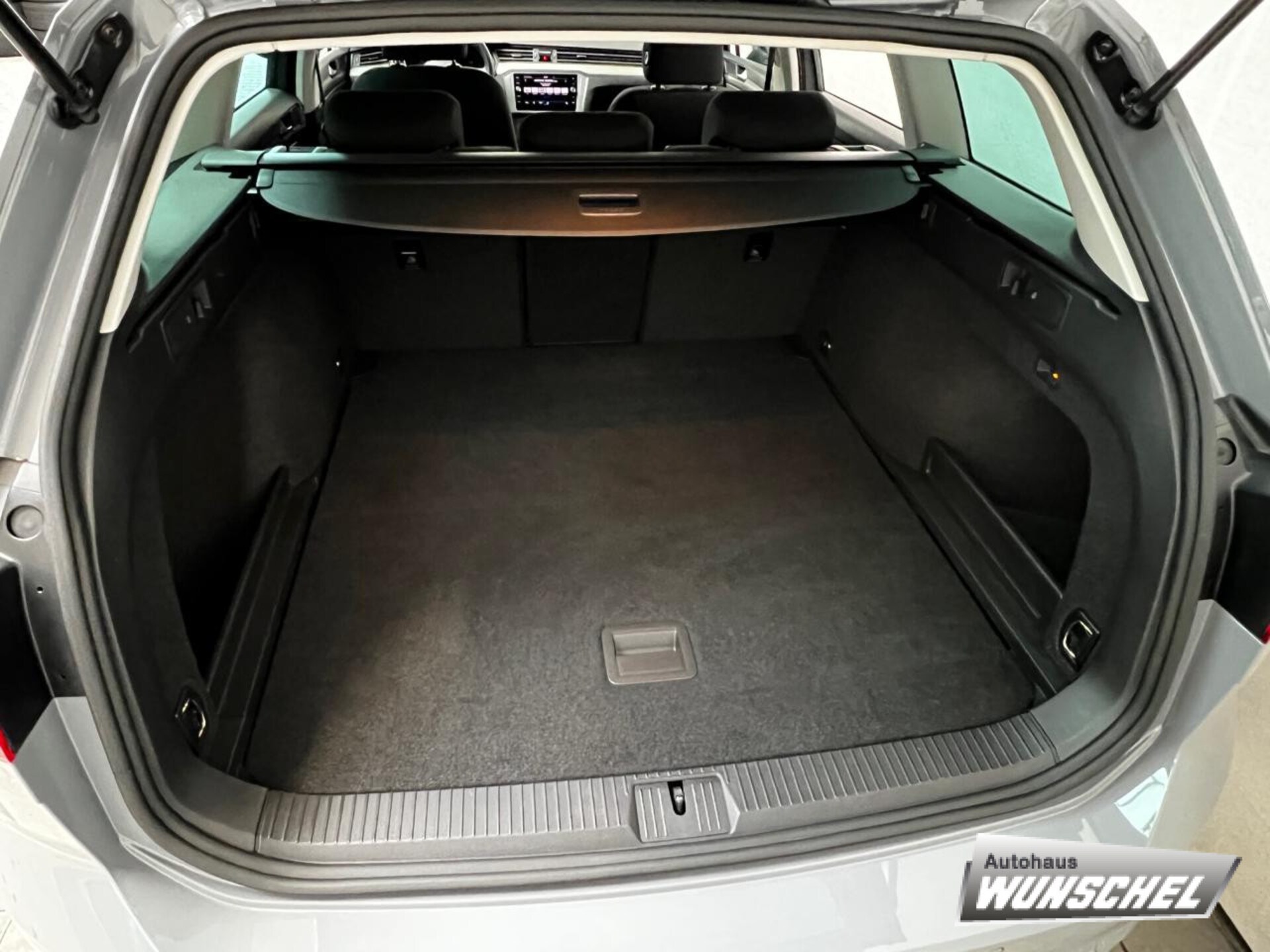 Volkswagen Passat Variant Basis-Modell