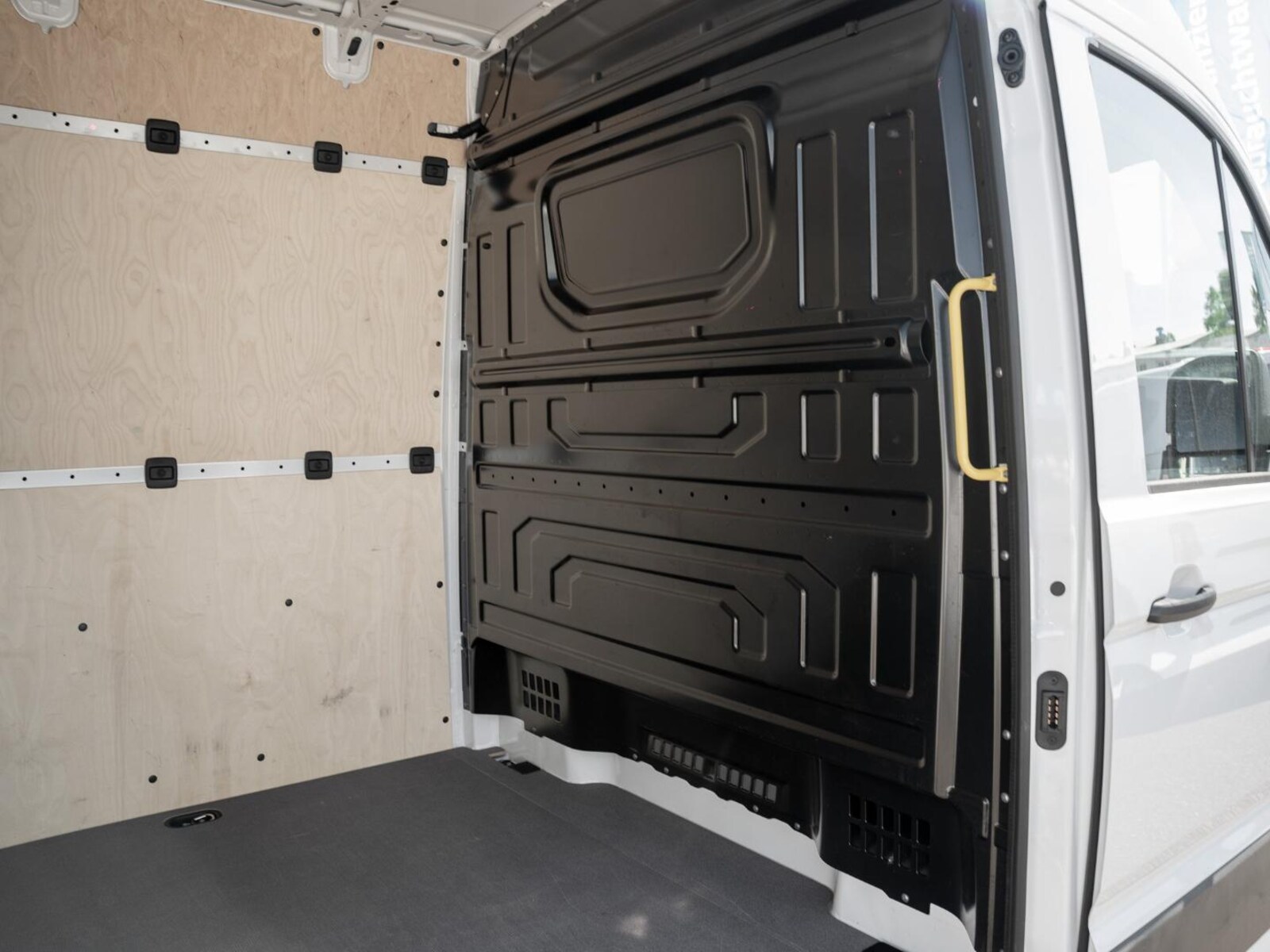 Volkswagen Crafter Kasten mittlerer Radstand – Bild 29