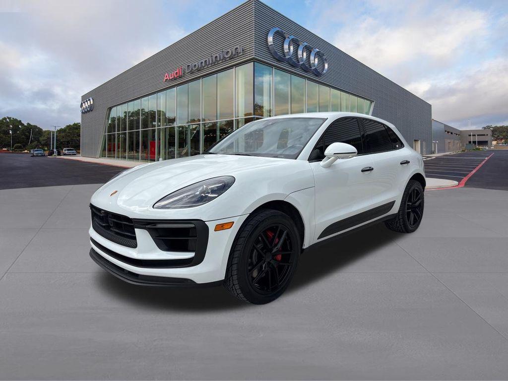 2022 Porsche Macan S's photo